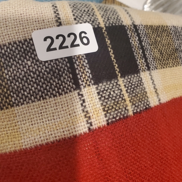 CARLOTTE DANIEL women's  large red plaid reversible Scarf - Picture 8 of 8